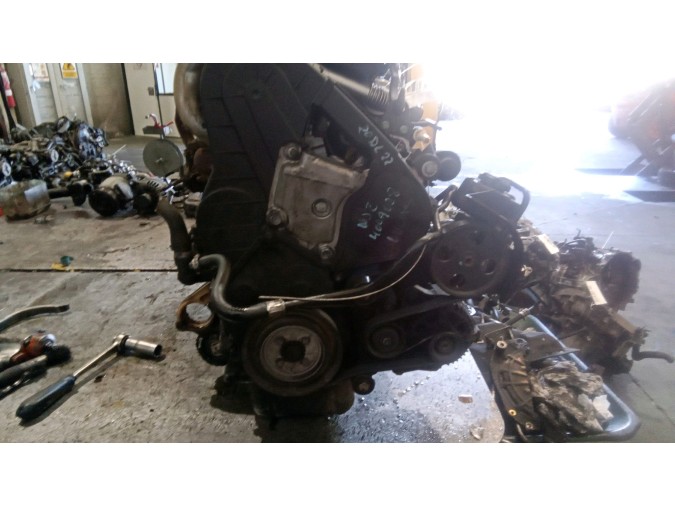 MOTOR CON ACCESORIOS Y CAJA DE CAMBIOS PEUGEOT 206 1998
