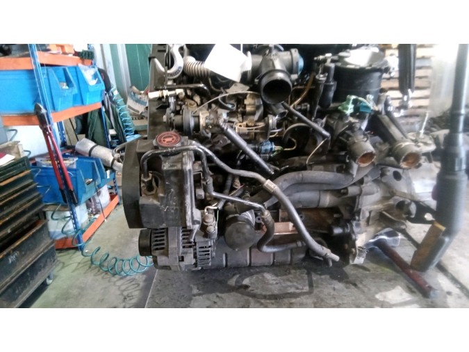MOTOR CON ACCESORIOS Y CAJA DE CAMBIOS PEUGEOT 206 1998