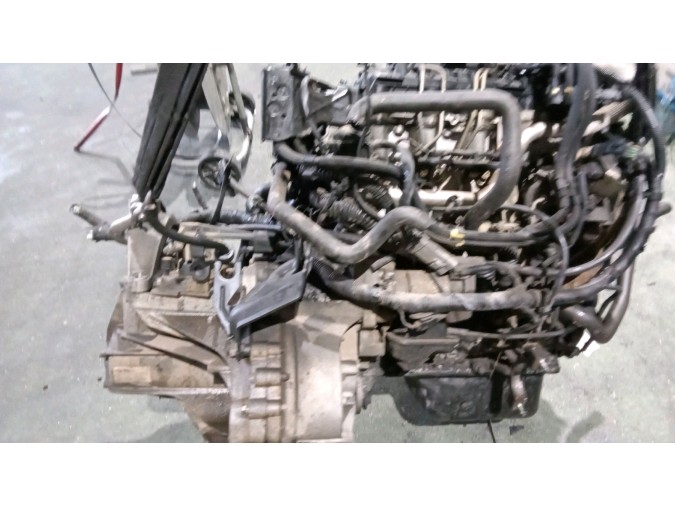 MOTOR CON ACCESORIOS Y CAJA DE CAMBIOS FORD FOCUS 2005