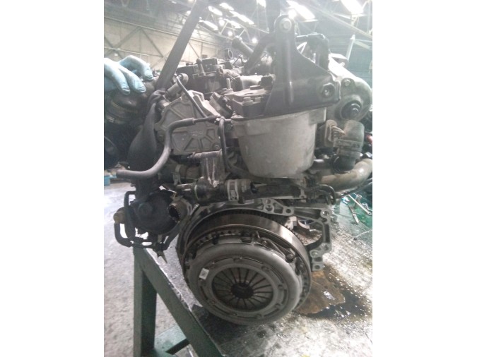 MOTOR CON ACCESORIOS SIN CAJA DE CAMBIOS FORD FOCUS 2011