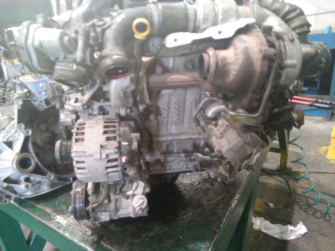MOTOR CON ACCESORIOS SIN CAJA DE CAMBIOS FORD FOCUS 2011