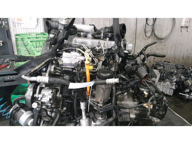 MOTOR CON ACCESORIOS Y CAJA DE CAMBIOS SEAT IBIZA