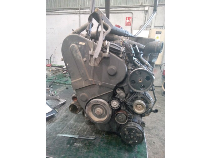 MOTOR CON ACCESORIOS Y CAJA DE CAMBIOS PEUGEOT EXPERT 2000