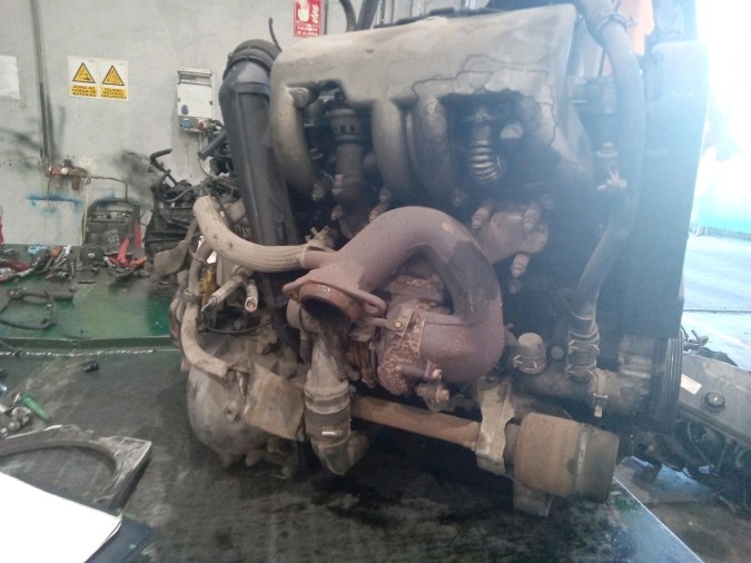 MOTOR CON ACCESORIOS Y CAJA DE CAMBIOS PEUGEOT EXPERT 2000