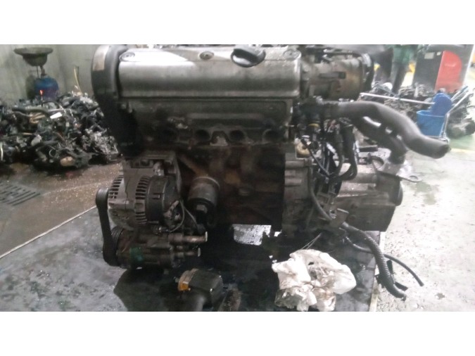 MOTOR CON ACCESORIOS Y CAJA DE CAMBIOS VOLKSWAGEN POLO 1997