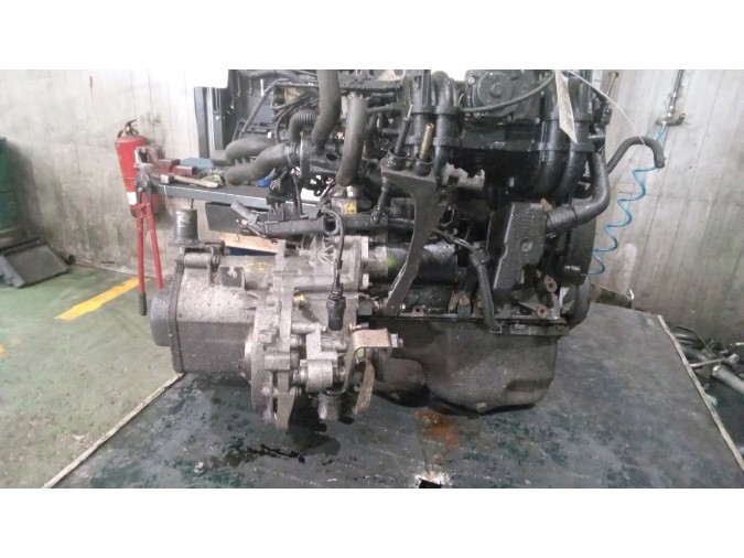 MOTOR CON ACCESORIOS Y CAJA DE CAMBIOS VOLKSWAGEN POLO 1997