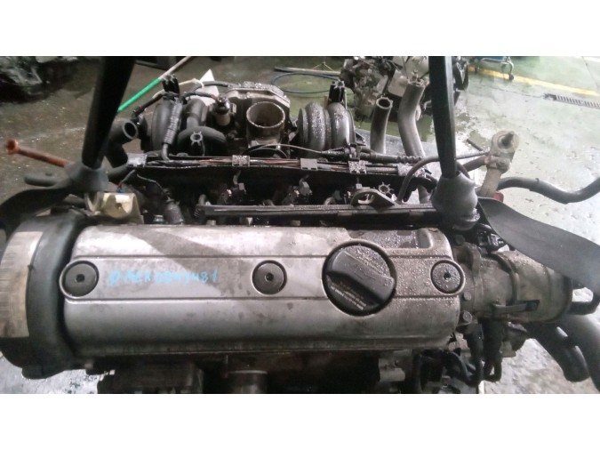 MOTOR CON ACCESORIOS Y CAJA DE CAMBIOS VOLKSWAGEN POLO 1997