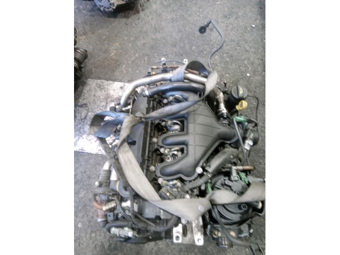 MOTOR CON ACCESORIOS Y CAJA DE CAMBIOS CITROEN C5 2004
