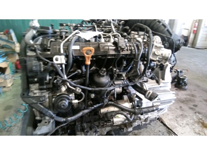 MOTOR CON ACCESORIOS Y CAJA DE CAMBIOS KIA CARENS 2015