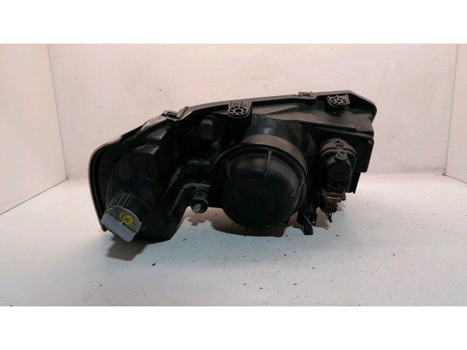 FARO IZQUIERDO LAND ROVER FREELANDER 2001