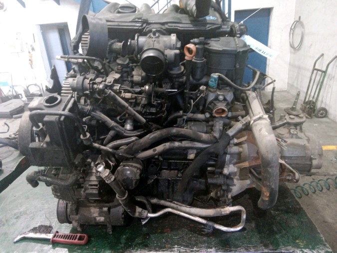 MOTOR CON ACCESORIOS Y CAJA DE CAMBIOS PEUGEOT 206 2001