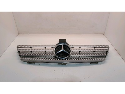 REJILLA DELANTERA MERCEDES C 220 CDI PLATA 2005