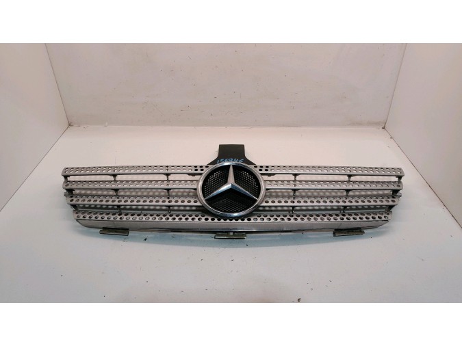 REJILLA DELANTERA MERCEDES C 220 CDI PLATA 2005