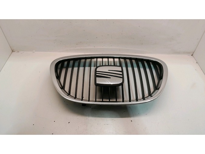 REJILLA DELANTERA SEAT LEON 2005