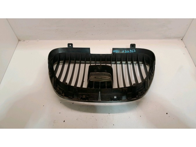 REJILLA DELANTERA SEAT LEON 2005