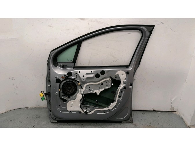 PUERTA DELANTERA DERECHA PEUGEOT 2008GRIS