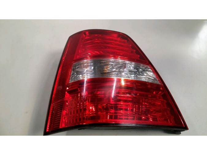 PILOTO TRASERO IZQUIERDO KIA SORENTO 2007