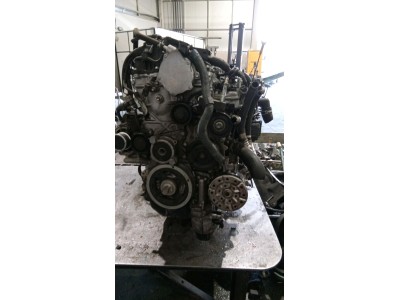 MOTOR CON ACCESORIOS Y CAJA DE CAMBIOS TOYOTA AURIS 2014