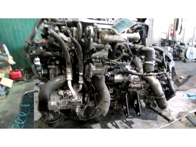 MOTOR CON ACCESORIOS Y CAJA DE CAMBIOS TOYOTA AURIS 2014