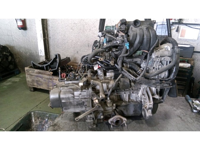 MOTOR CON ACCESORIOS Y CAJA DE CAMBIOS PEUGEOT 206 1998