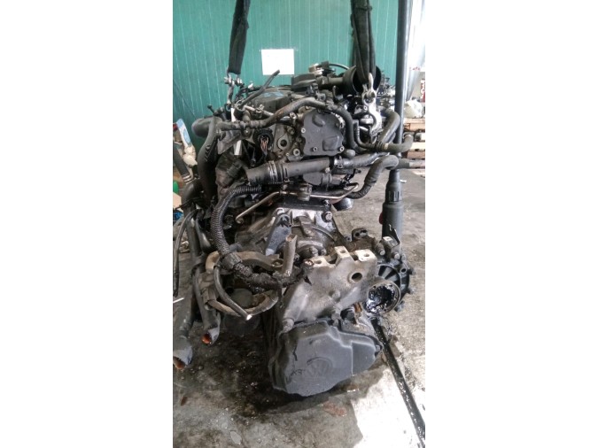 MOTOR CON ACCESORIOS Y CAJA DE CAMBIOS SKODA OCTAVIA 2010