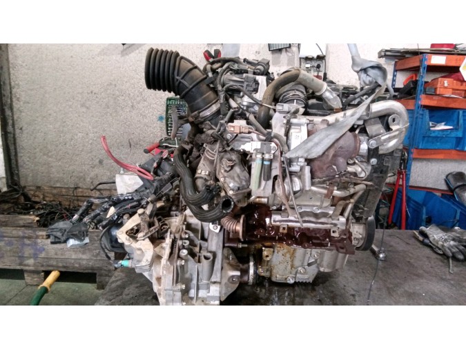 MOTOR CON ACCESORIOS Y CAJA DE CAMBIOS DACIA DOKKER