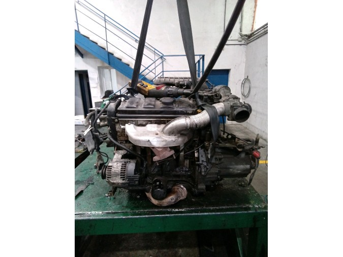 MOTOR CON ACCESORIOS Y CAJA DE CAMBIOS PEUGEOT 106