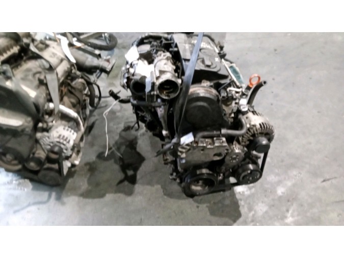 MOTOR CON ACCESORIOS Y CAJA DE CAMBIOS VOLKSWAGEN TOURAN