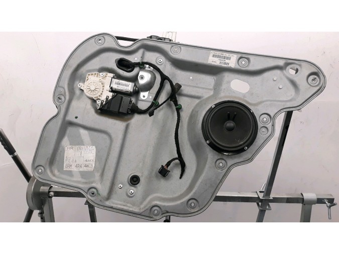 ELEVALUNAS TRASERO DERECHO VOLKSWAGEN TOURAN 2009