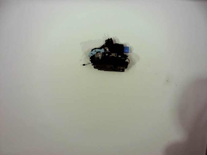 CERRADURA PUERTA TRASERA IZQUIERDA SKODA OCTAVIA 2009