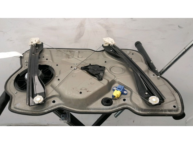 ELEVALUNAS DELANTERO DERECHO SKODA OCTAVIA 2009