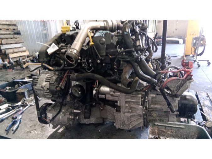 MOTOR CON ACCESORIOS Y CAJA DE CAMBIOS RENAULT MÉGANE