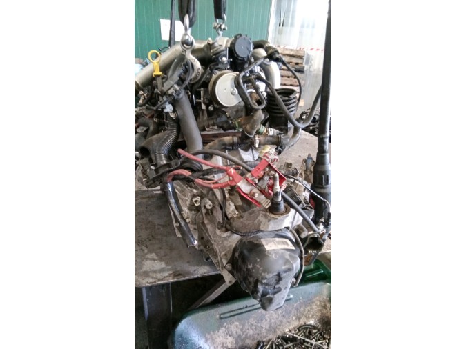 MOTOR CON ACCESORIOS Y CAJA DE CAMBIOS RENAULT MÉGANE