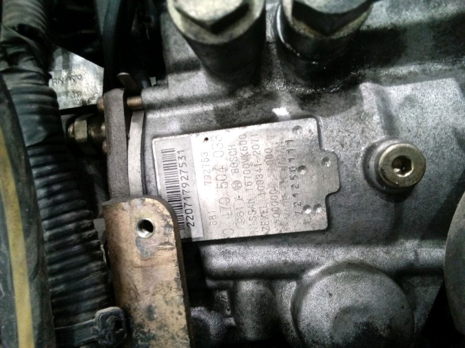 MOTOR CON ACCESORIOS SIN CAJA DE CAMBIOS NISSAN PICK-UP 2002
