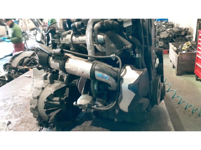 MOTOR CON ACCESORIOS Y CAJA DE CAMBIOS FORD FOCUS 2005