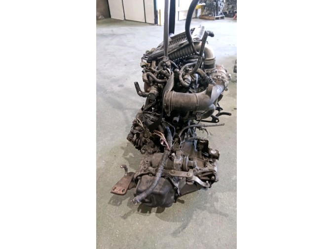MOTOR CON ACCESORIOS Y CAJA DE CAMBIOS TOYOTA YARIS 2003