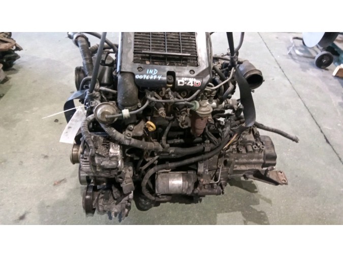 MOTOR CON ACCESORIOS Y CAJA DE CAMBIOS TOYOTA YARIS 2003