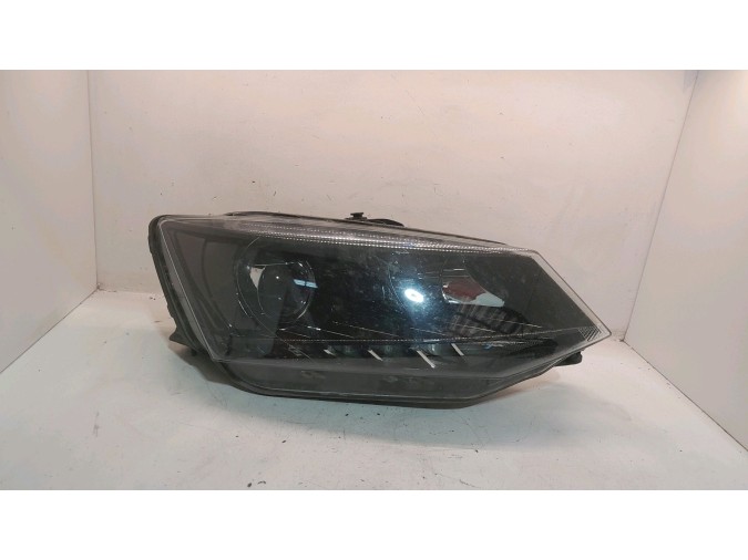 FARO DELANTERO DERECHO SKODA FABIA 2018