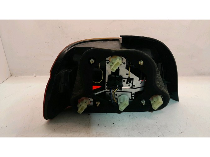 PILOTO TRASERO DERECHO BMW 530D 2003