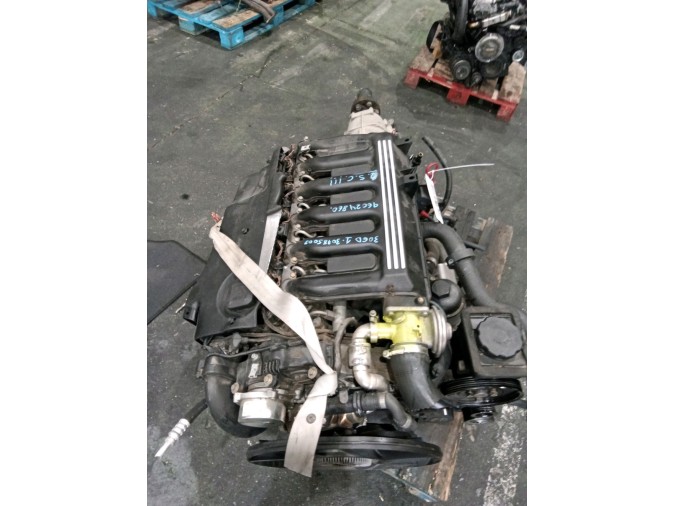 MOTOR CON ACCESORIOS Y CAJA DE CAMBIOS BMW 530D 2003