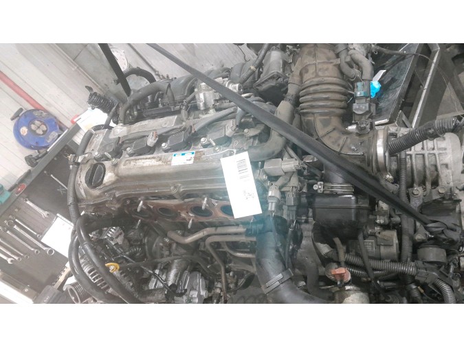 MOTOR CON ACCESORIOS Y CAJA DE CAMBIOS TOYOTA AVENSIS 2005
