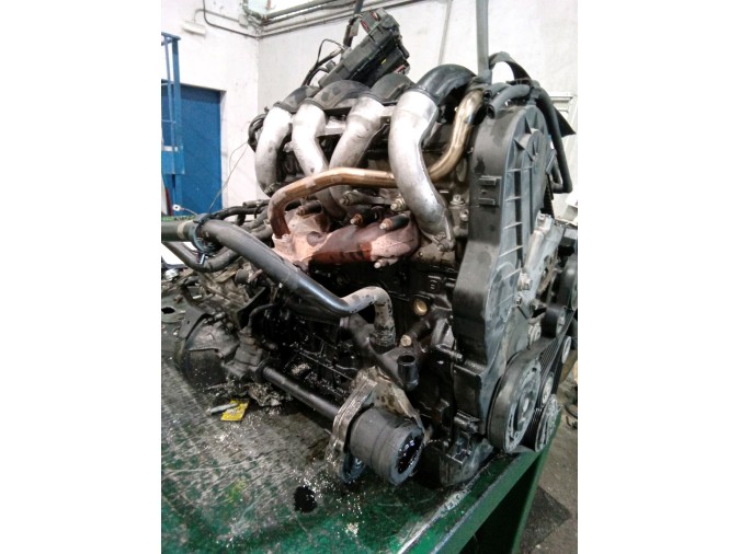 MOTOR CON ACCESORIOS Y CAJA DE CAMBIOS PEUGEOT PARTNER 2003
