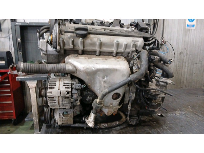 MOTOR CON ACCESORIOS Y CAJA DE CAMBIOS VOLKSWAGEN POLO 2001