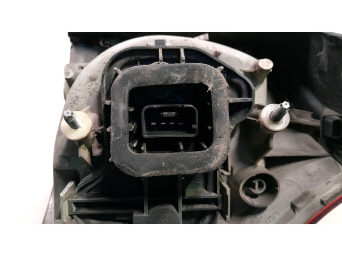 PILOTO TRASERO IZQUIERDO VOLKSWAGEN GOLF 2007