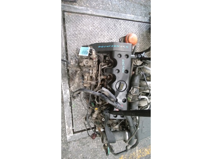MOTOR CON ACCESORIOS Y CAJA DE CAMBIOS CITROEN SAXO 1997