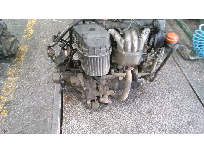 MOTOR CON ACCESORIOS Y CAJA DE CAMBIOS CITROEN SAXO 1997