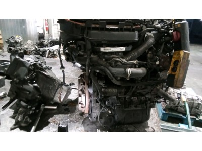 MOTOR CON ACCESORIOS SIN CAJA DE CAMBIOS PEUGEOT 208 2012