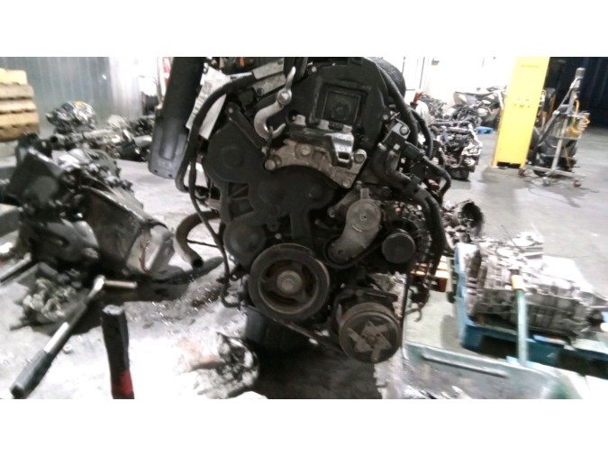 MOTOR CON ACCESORIOS SIN CAJA DE CAMBIOS PEUGEOT 208 2012