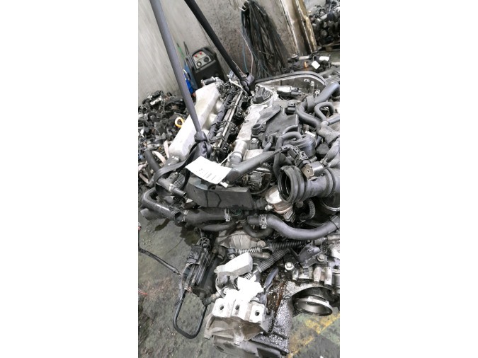 MOTOR CON ACCESORIOS Y CAJA DE CAMBIOS VOLKSWAGEN GOLF 2001