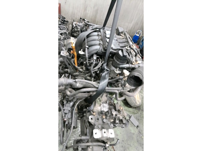 MOTOR CON ACCESORIOS Y CAJA DE CAMBIOS VOLKSWAGEN GOLF 1999